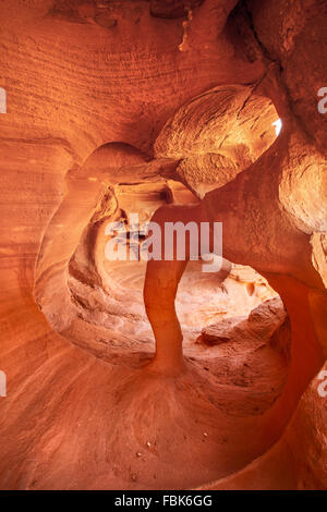 Windstone Arch, Fire Cave, Valley of Fire, State Park, Nevada