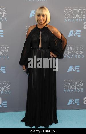 Mary J. Blige at arrivals for 21st Annual Critics' Choice Awards - Part 2, Barker Hangar, Santa Monica, CA January 17, 2016. Photo By: Dee Cercone/Everett Collection Stock Photo