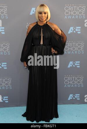 Mary J. Blige at arrivals for 21st Annual Critics' Choice Awards - Part 2, Barker Hangar, Santa Monica, CA January 17, 2016. Photo By: Dee Cercone/Everett Collection Stock Photo