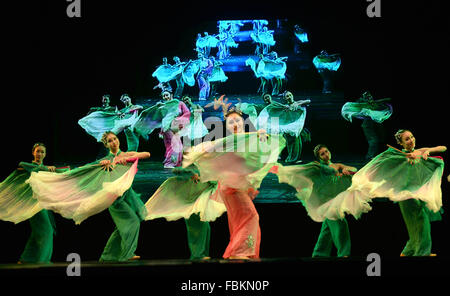 Dhaka, Bangladesh. 17th Jan, 2016. Chinese artists dance during a performance at the National Theater in Dhaka, Bangladesh, Jan. 17, 2016. The two-day Chinese cultural program started on Sunday for the upcoming Chinese Lunar New Year. The program was organized by Bangladesh-China Friendship Center and Chinese Embassy in Bangladesh. Credit:  Shariful Islam/Xinhua/Alamy Live News Stock Photo