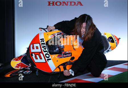 Tokyo, Japan. 15th Jan, 2016. Sydney Tan of Malasia poses for a photo during the Tokyo Auto Salon on Friday January 15, 2016. The TAS is one of the largest annual custom car and car-related product show in Japan. TAS also invite fifth grade students form neighbor schools to the show. TAS want to give the students an opportunity to learn about the automobile world which is a key industry in the country. Photo by: Ramiro Agustin Vargas Tabares. © Ramiro Agustin Vargas Tabares/ZUMA Wire/Alamy Live News Stock Photo