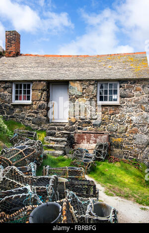 Fisherman's cottage at Mullion Cove, Cornwall, England, UK Stock Photo