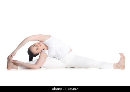 9 Yoga Poses For Healthy Digestion | Maji Sports