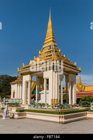 Equestrian statue of King Norodom in the district of the Silver Pagoda, Royal Palace, Phnom Penh, Cambodia Stock Photo