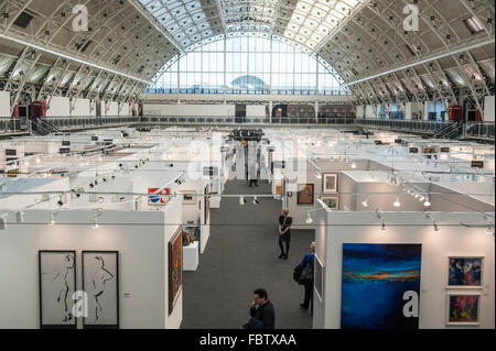 London, UK. 19th January, 2016. . Galleries make last minute preparations to their stands at the preview of the London Art Fair, the UK's premier fair for Modern British and contemporary art, which is taking place at the Business Design Centre in Islington.  Now in its 28th year, the fair brings works featuring a variety of British and international artists and photographers. Credit:  Stephen Chung / Alamy Live News Stock Photo