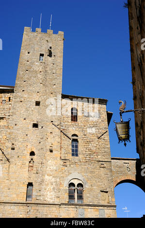 Torre del Podestà, Palazzo Pretorio, Piazza dei Priori, Volterra, Tuscany, Italy Stock Photo