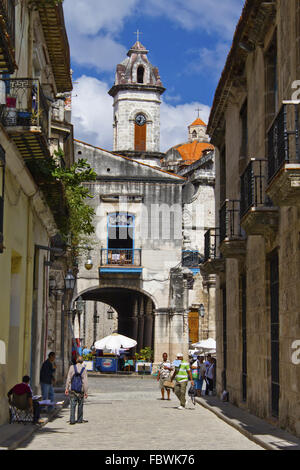 alley in Havana's centre (La Habana Vieja) Stock Photo