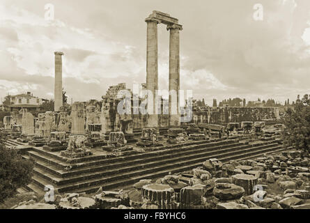 The ruins of the Apollo Temple in ancient Corinth, Greece Stock Photo ...