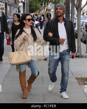 Kyle Richards out with her family in Beverly Hills  Featuring: Kyle Richards, Mauricio Umansky Where: Los Angeles, California, United States When: 19 Dec 2015 Stock Photo