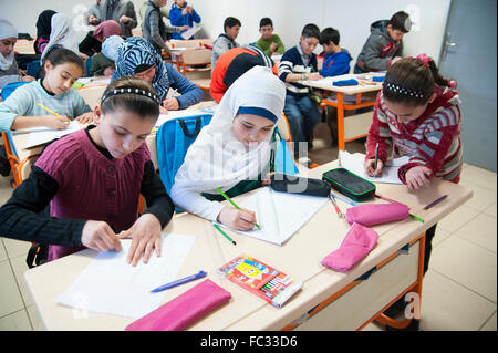 TURKEY, KILIS: UNICEF school “School of Hope” for Syrian refugees. 1266 attend it in two shifts. Stock Photo