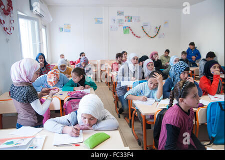 TURKEY, KILIS: UNICEF school “School of Hope” for Syrian refugees. 1266 attend it in two shifts. Stock Photo