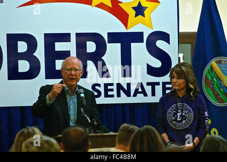 Independence, Kansas, USA, 25th October, 2014 Governor Sarah Palin announces her support for Pat Roberts Credit: Mark Reinstein Stock Photo