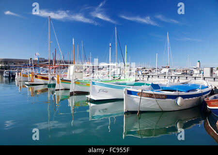 Fishing boats at the harbour, Cassis, Provence, Provence-Alpes-Cote d'Azur, Southern France, France, Mediterranean, Europe Stock Photo