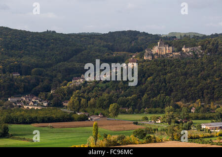 Castelnaud-la-Chapelle Chateau and village, Dordogne, France Stock Photo