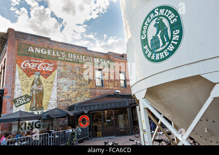 CoopersSmith's Brew Pub in the downtown historic shopping and restaurant district in Fort Collins, Colorado. Stock Photo