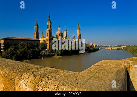 Zaragoza, Aragón, Spain: Basilica of Nuestra Señora del Pilar, as seen from bridge 'de Piedra' Stock Photo