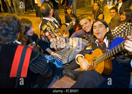 Zaragoza, Aragón, Spain: Animation during the night on the Matias Carrica street. With 'la Tuna' Stock Photo