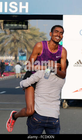 Dubai, United Arab Emirates. 22nd Jan, 2016. Tesfaye Abera Dibaba (Top) of Ethiopia celebrates after Dubai Marathon 2016 in Dubai, the United Arab Emirates, on Jan. 22, 2016. Tesfaye Abera Dibaba claimed the men's title with 2:04:24. Credit:  Li Zhen/Xinhua/Alamy Live News