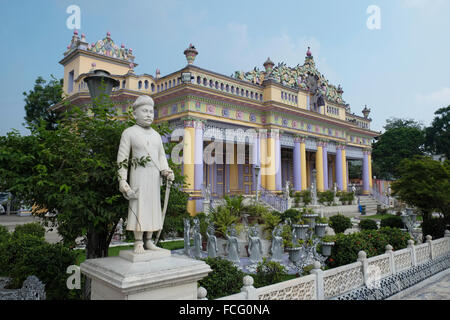 A building in the Sheetalnathji Jain Temple complex, Kolkata (Calcutta), West Bengal, India. Stock Photo