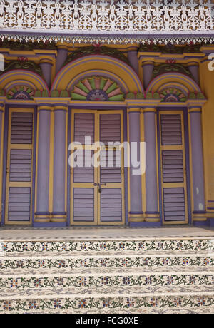 Ornate facade of a building in the Sheetalnathji Jain Temple complex, Kolkata (Calcutta), West Bengal, India. Stock Photo