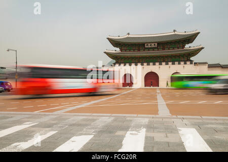 Gwanghwamun, main gate, with motion blur traffic, Gyeongbokgung Palace, Jongno-gu, Seoul, South Korea Stock Photo