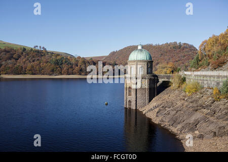 Garreg Ddu dam in the lower Elan Valley, Mid Wales, Uk Stock Photo