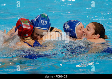 Belgrade, Serbia. 22nd Jan, 2016. Players of Italy celebrate vicrory after the women's bronze medal match against Spain at the European Water Polo Championships in Belgrade, Serbia, on Jan. 22, 2016. Italy won 10-9. © Predrag Milosavljevic/Xinhua/Alamy Live News Stock Photo