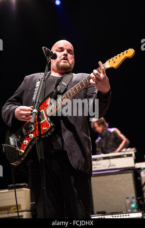 Alain Johannes singing and playing guitar with Dave Grohl in the ...