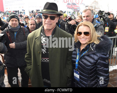 Kitzbuehel, Austria. 23rd Jan, 2013. Actor Arnold Schwarzenegger and Heather Milligan at the Hahnenkamm race in Kitzbuehel, Austria, 23 January 2013. Photo: Felix Hoerhager/dpa/Alamy Live News Stock Photo