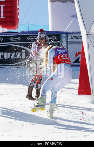 Cortina d’Ampezzo, Italy 23 January 2016. VONN Lindsey (Usa)  takes 1st place during the Audi Fis Alpine Ski World Cup Women’s downhill Race Credit:  MAURO DALLA POZZA/Alamy Live News Stock Photo