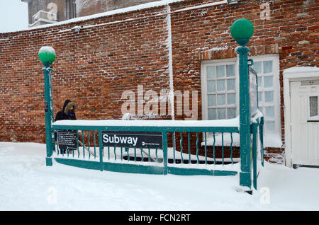 New York, USA. 23rd January, 2016. New York Jonas snow storm Brooklyn 2016 Credit:  simon leigh/Alamy Live News Stock Photo