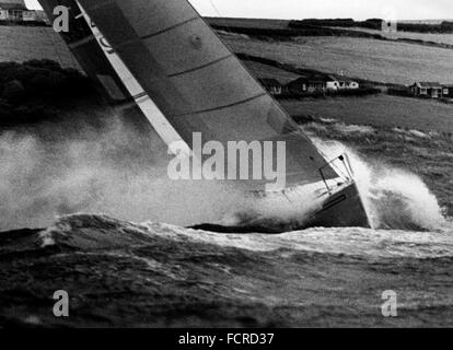 AJAXNETPHOTO.1985. SOLENT, ENGLAND. - CHANNEL RACE START -ADMIRAL'S CUP - SWEDEN'S CARAT TAKES A POUNDING IN GURNARD BAY. PHOTO:JONATHAN EASTLAND/AJAX REF:CARAT HWX 1985 1 Stock Photo