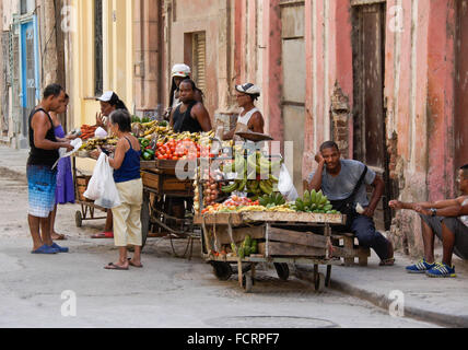 Havana, Cuba, street vendors in San Miguel Stock Photo - Alamy