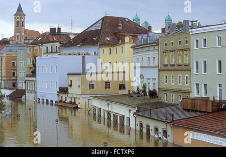 DEU, Germany, Bavaria, Passau, flood of the river Danube, 13.08.2002.  DEU, Deutschland, Bayern, Passau, Hochwasser der Donau am Stock Photo