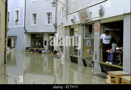 DEU, Germany, Bavaria, Passau, flood of the river Danube, 13.08.2002.  DEU, Deutschland, Bayern, Passau, Hochwasser der Donau am Stock Photo