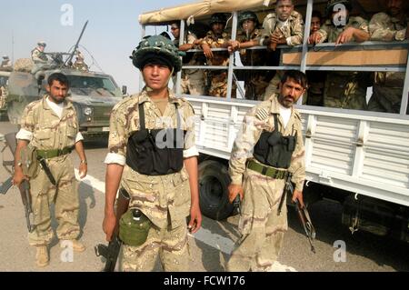 New reconstituted Iraqi army after the 2003 war, checkpoint on the highway Basra - Nasiriya Stock Photo