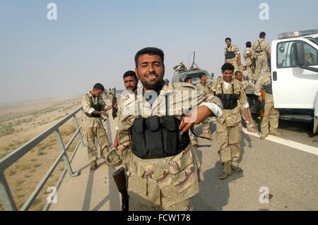 New reconstituted Iraqi army after the 2003 war, checkpoint on the highway Basra - Nasiriya Stock Photo