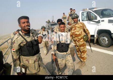 New reconstituted Iraqi army after the 2003 war, checkpoint on the highway Basra - Nasiriya Stock Photo