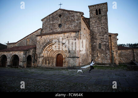 Cantabria, Spain. 24th Jan, 2016. Overview of the main facade of the church of Santa Cruz in Castañeda (Cantabria). XII century Romanesque monument. Credit:  JOAQUIN GOMEZ SASTRE/Alamy Live News Stock Photo