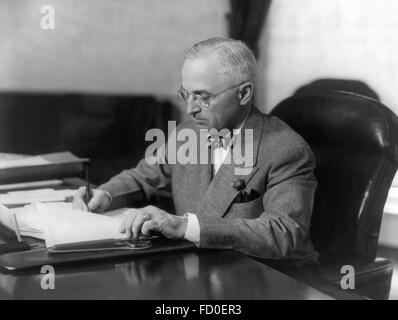 Harry S Truman, portrait of the 33rd President of the USA, c.1945 Stock Photo