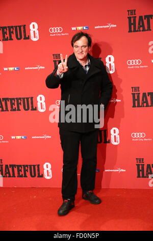 Berlin, Germany. 26th Jan, 2016. Director Quentin Tarantino promotes his new film 'The Hateful 8' accompanied by actors Kurt Russell and Jennifer Jason Leigh. Credit:  Jakob Ratz/Pacific Press/Alamy Live News Stock Photo