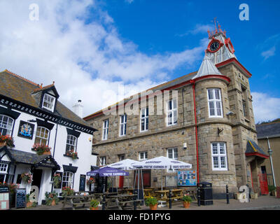 King's Arms pub and Marazion town centre Stock Photo - Alamy