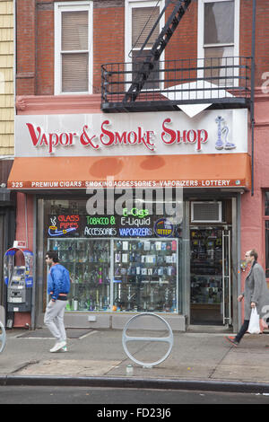 Tobacco shop hi-res stock photography and images