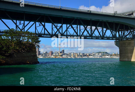 Auckland Harbour Bridge .New Zealand's 2nd-longest road bridge, stretching just over 1km, with bungee jumping facility. Stock Photo