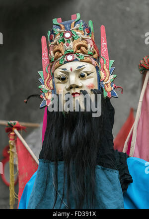 Ground Opera mask on Old Han male performer, Liuguan Old Han Village, Guizhou Province, China Stock Photo