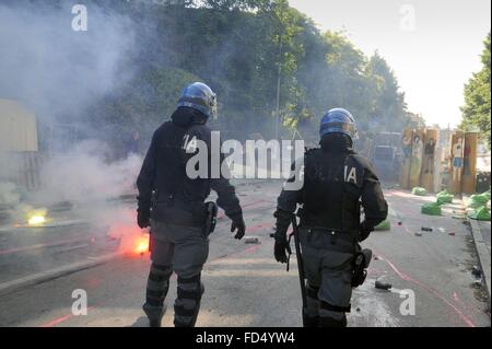 Milan, Italy, evacuation of a building occupied by young antagonists Stock Photo