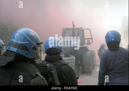 Milan, Italy, evacuation of a building occupied by young antagonists Stock Photo