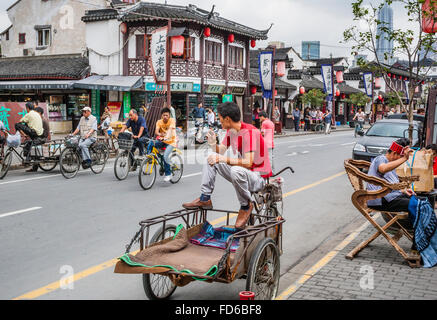 China, Shanghai, lively street scene in Shanghai Old Street, Fangbang Middle Road in the Old City of Shanghai Stock Photo