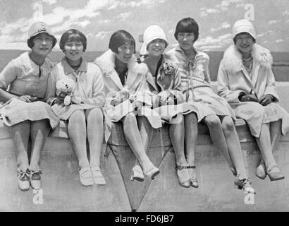 Wealthy women in China, 1927 Stock Photo