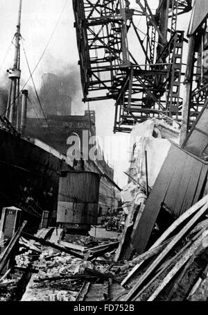 Harbour after the bombing of Rotterdam, 1940 Stock Photo